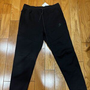 Brand New Nike Tech Pants Size M Black For Men